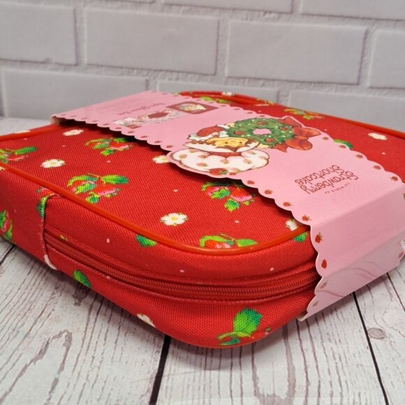 Strawberry Shortcake Spa Glow Set With Carry Case, Hand Cream, Lip And Eye Mask - Picture 8 of 8